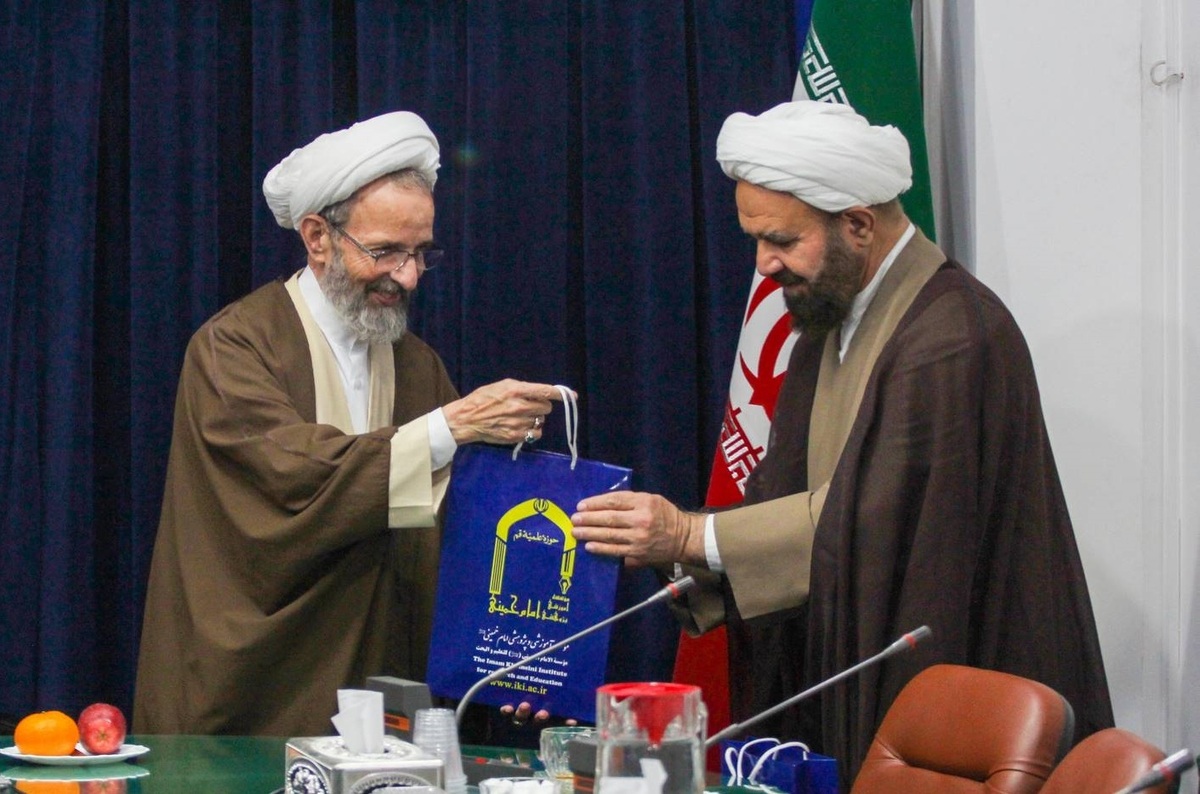 دیدار تولیت حرم مطهر شاهچراغ با آیت الله رجبی