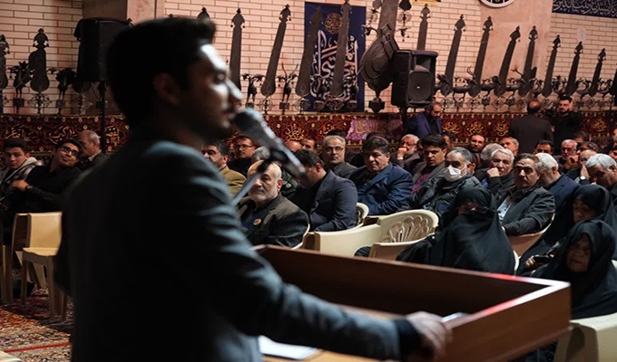 رونمایی از کُمیک موشن «پای کار انقلاب» در کاشان