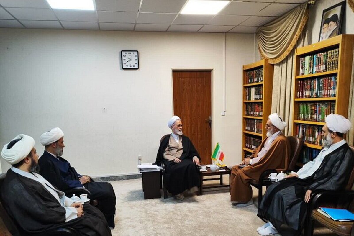 دیدار مدیر حوزه علمیه استان مرکزی با آیت الله اعرافی