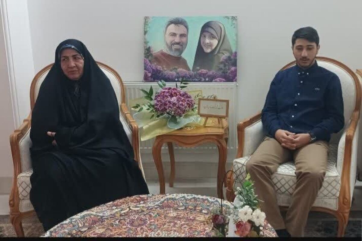 دیدار بانوان خبرنگار قم با مادر شهیده معصومه کرباسی+ تصاویر