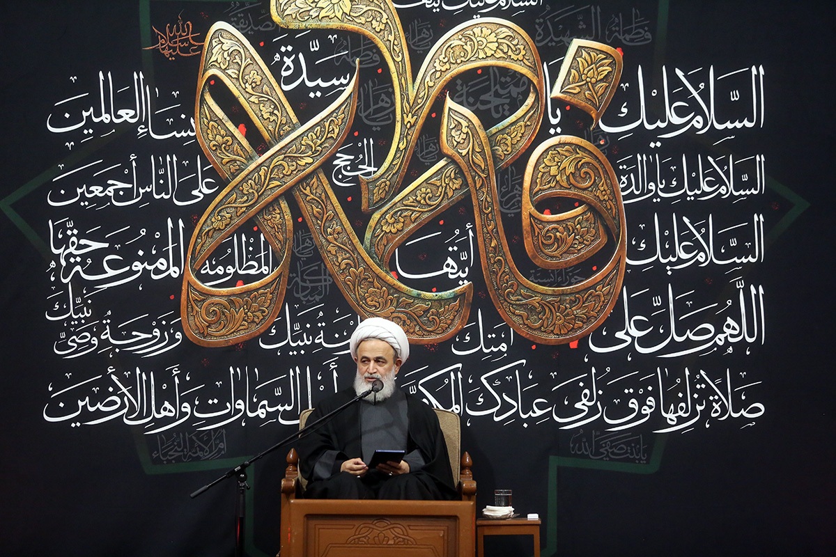 دفاع فاطمی ادامه بعثت بود/ امروز نیز باید مقابل سلطه‌پذیری ایستاد