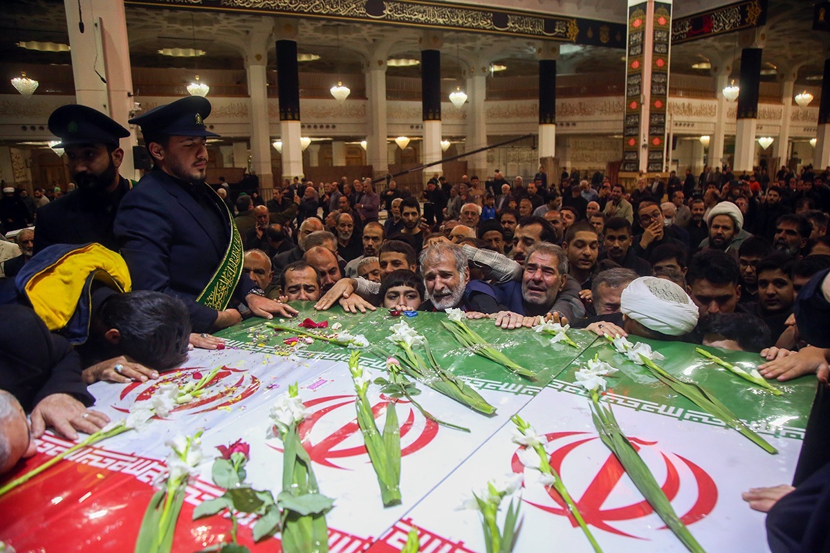 شبی که اشک‌ها بوی شهادت گرفتند؛ وداع با هفت مهمان آسمانی در ماتم ام‌ابیها