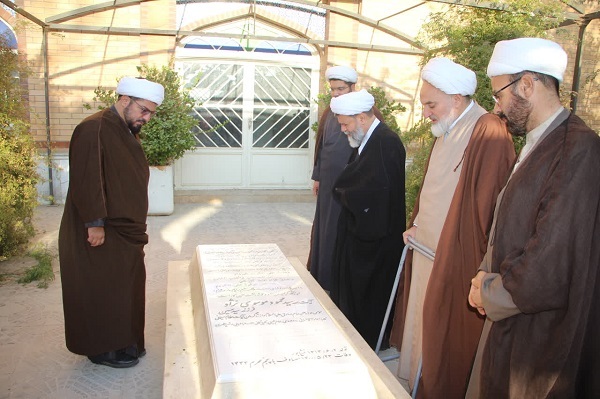 تاکید بر ارتقای امکانات آموزشی مدرسه علمیه مرودشت تاکید بر ارتقای امکانات آموزشی مدرسه علمیه مرودشت