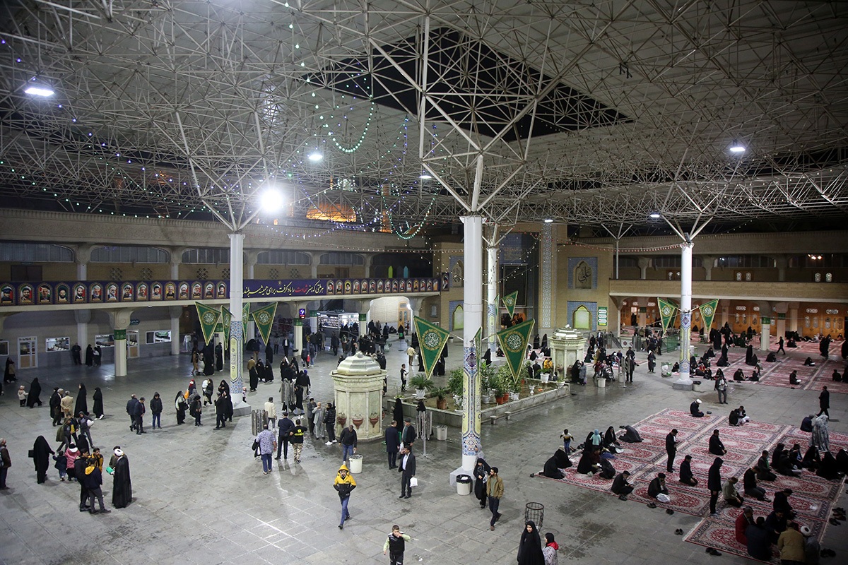 حرم حضرت معصومه در شام میلاد حضرت زهرا غرق در شور و معنویت