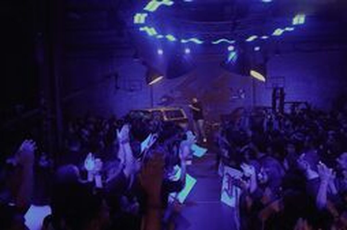 وقتی پلتفرم‌ها قانون را دور می‌زنند؛ عادت خطرناک نمایش خانگی