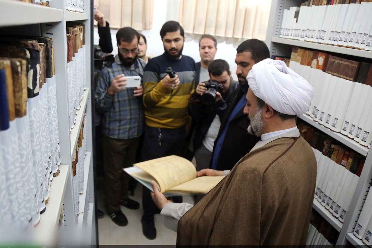 تصاویری از قرآن خطی منسوب به امام سجاد علیه السلام در کتابخانه آیت‌الله العظمی گلپایگانی_ قم