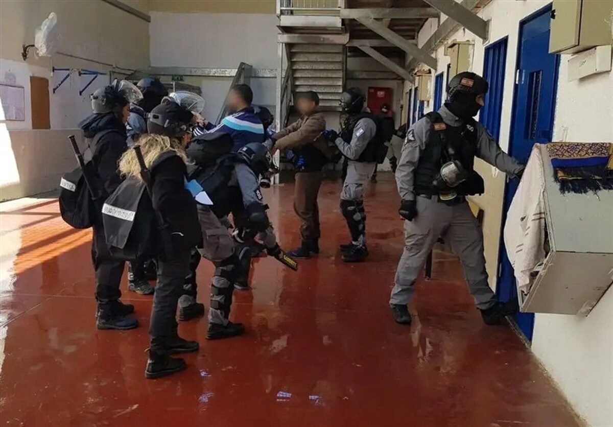 رسانه عبری از شرایط قرون وسطایی زندان‌های اسرائیل پرده برداشت