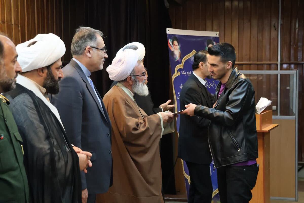 تجلیل از ممتازین علمی و فعالین فرهنگی دانشگاه آزاد مرند