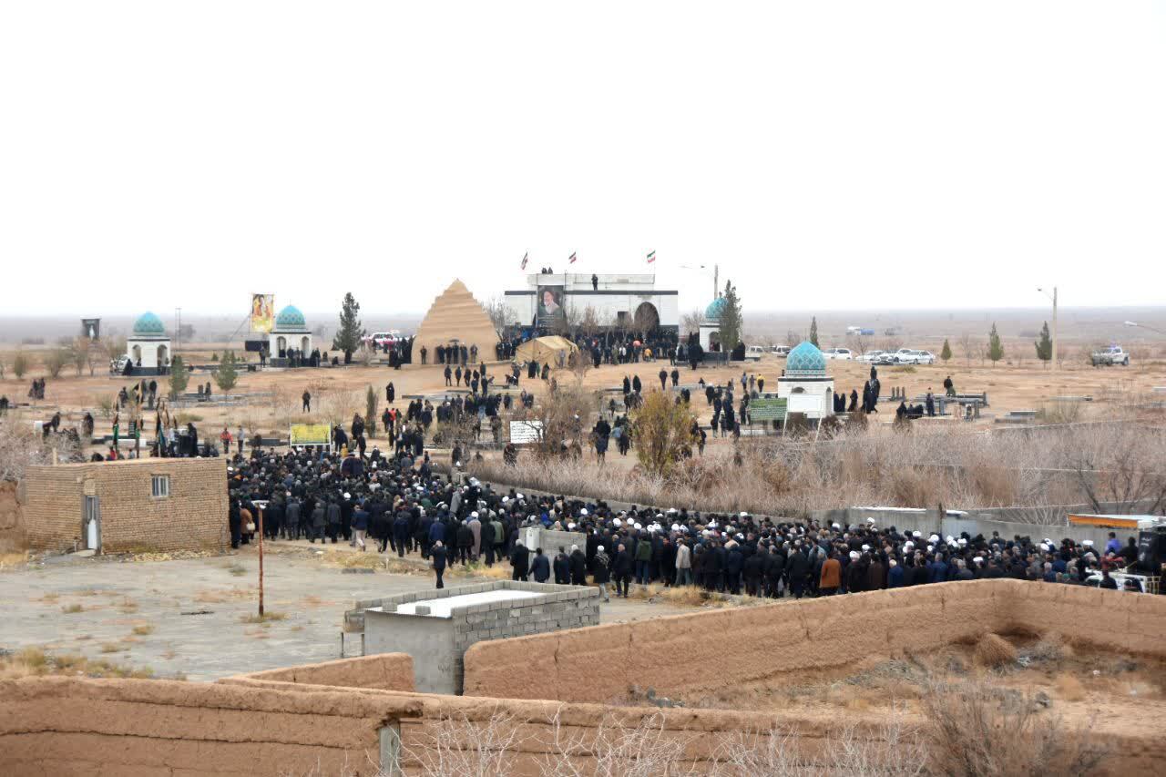 روضه وداع روی منبر دست‌ها| روستای حسن آباد میزبان پیکر آیت الله شاهچراغی