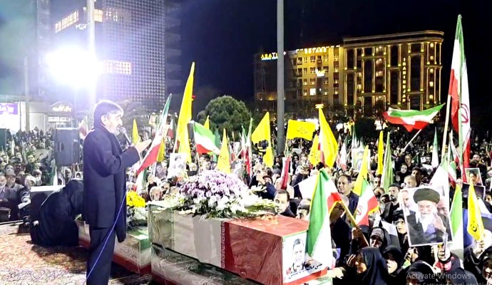 مراسم وداع با پیکر شهید سردار نائینی در کاشان برگزار شد + عکس مراسم وداع با پیکر شهید سردار نائینی در کاشان برگزار شد + عکس