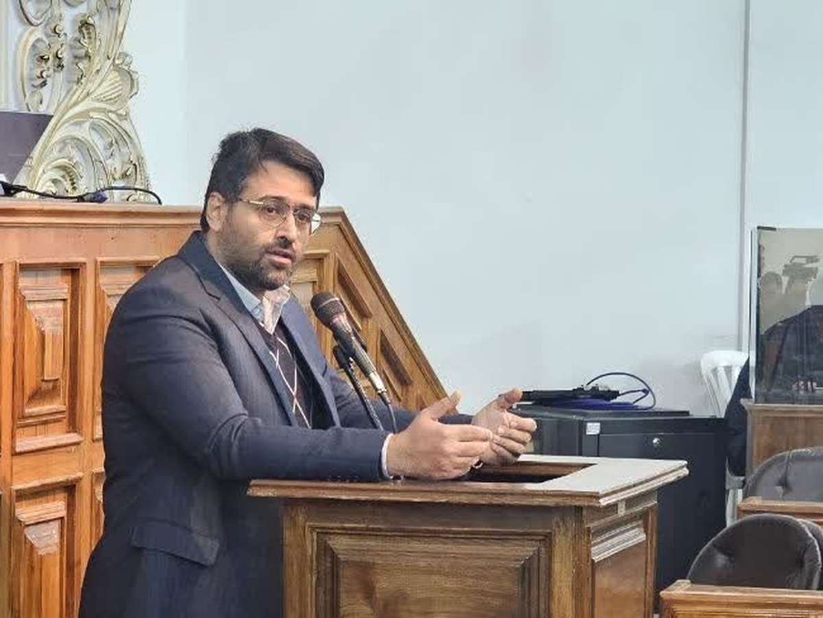 لزوم هوشیاری در برابر فتنه‌ها و تقویت وحدت ملی
