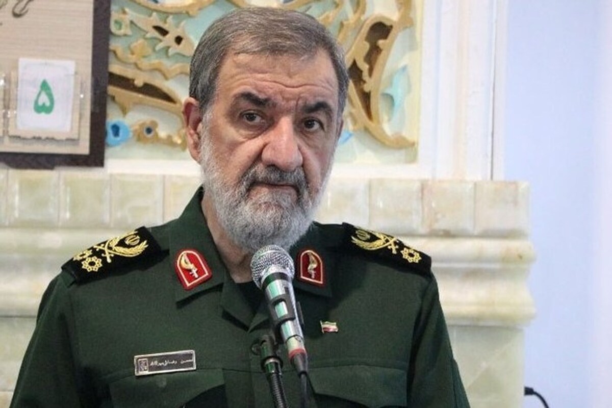 پایان جنگ دست رهبر انقلاب و مردم است