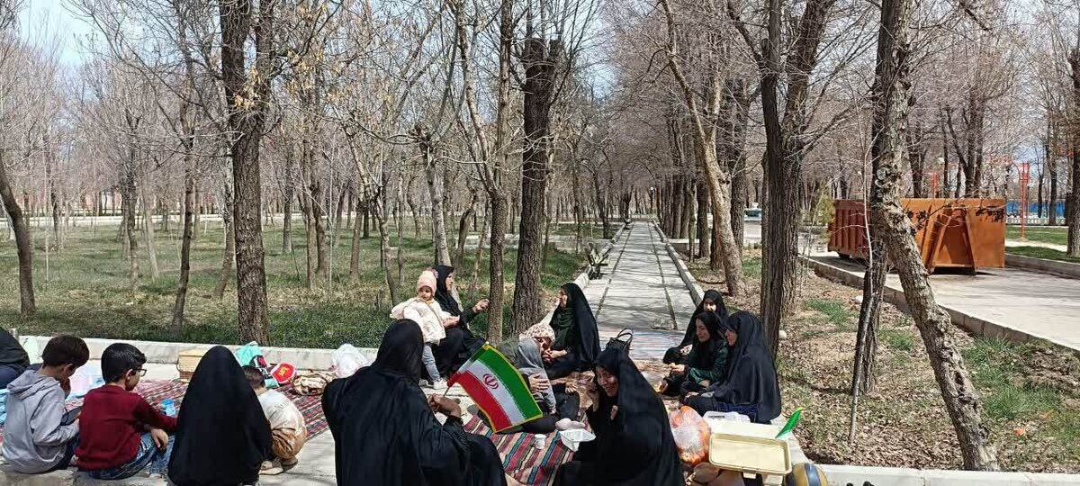برپایی سیزده‌به‌در حماسی در پارک ملت بروجن + فیلم و عکس