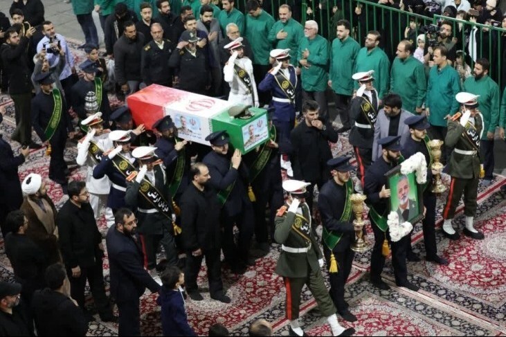 شبی ماندگار در قم؛ وداع باشکوه با سپهبد شهید موسوی در حرم شبی ماندگار در قم؛ وداع باشکوه با سپهبد شهید موسوی در حرم