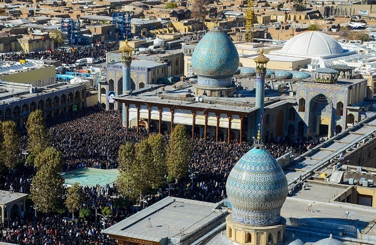 حرم مطهر شاهچراغ، کانون پشتیبانی مردمی در جنگ