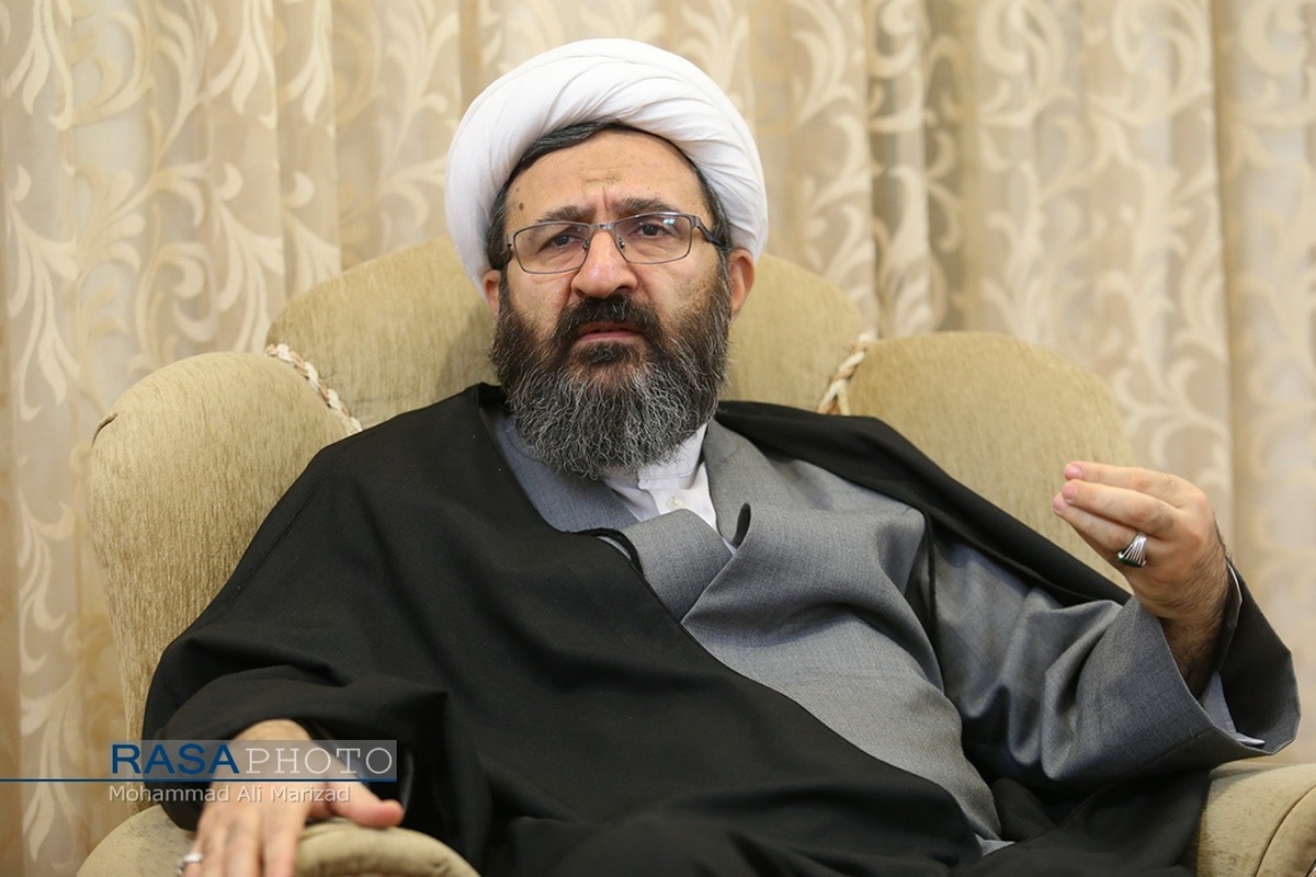 مذاکره با دشمن در شرایط کنونی وادادگی است