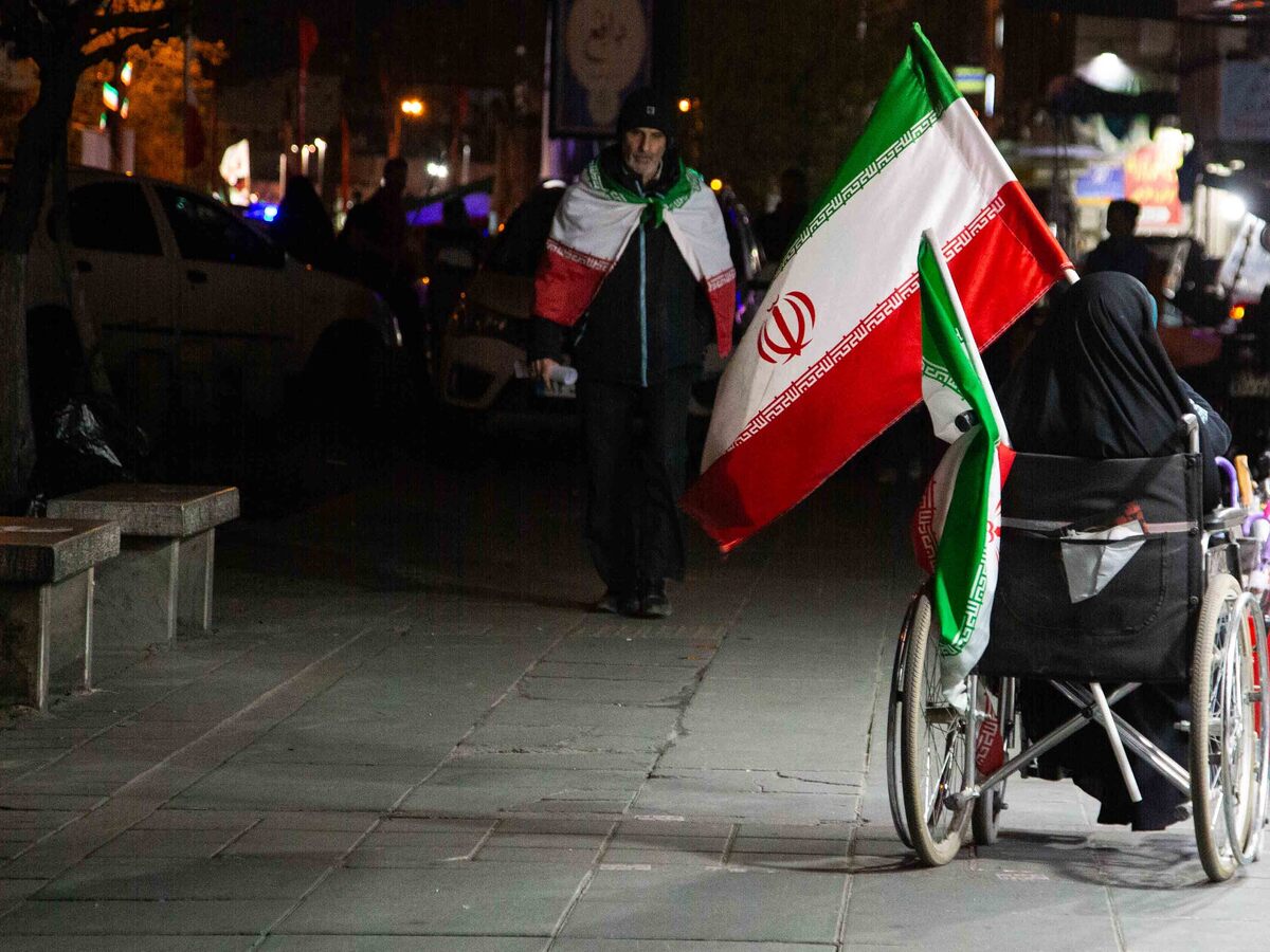 روایت مادرانی ویلچرسوار در سرما برای دفاع از انقلاب
