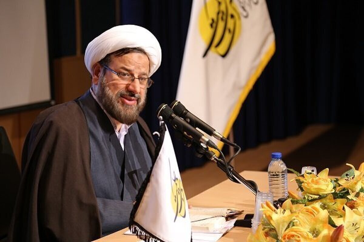 تبیین سیره عملی و منظومه فکری رهبر شهید، مهم‌ترین تکلیف نخبگان و دانشجویان