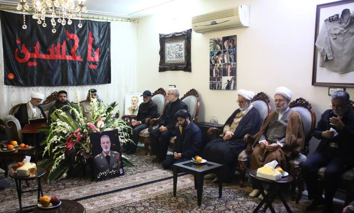 دیدار نماینده فرهنگی کتائب سیدالشهداء در ایران با خانواده شهید سپهبد موسوی