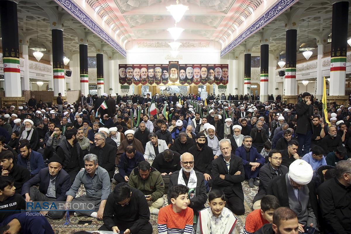 مراسم بزرگداشت چهلمین روز شهادت رهبر انقلاب برگزار شد
