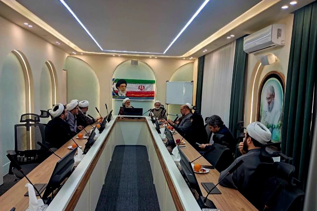 امضای تفاهم‌نامه همکاری مدیریت حوزه علمیه قم و دانشگاه آزاد اسلامی