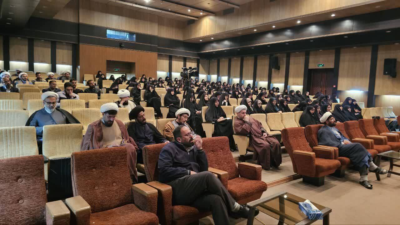 تبیین ویژگیهای امام ثالث انقلاب؛ چرا رهبر انقلاب بر مدیریت تنگه هرمز تأکید دارند تبیین ویژگیهای امام ثالث انقلاب؛ چرا رهبر انقلاب بر مدیریت تنگه هرمز تأکید دارند