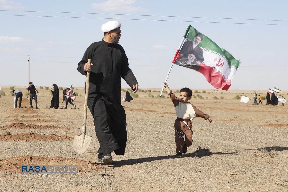 نون و نمک طلبهها با خاک، میوهی مقاومت میدهد نون و نمک طلبهها با خاک، میوهی مقاومت میدهد
