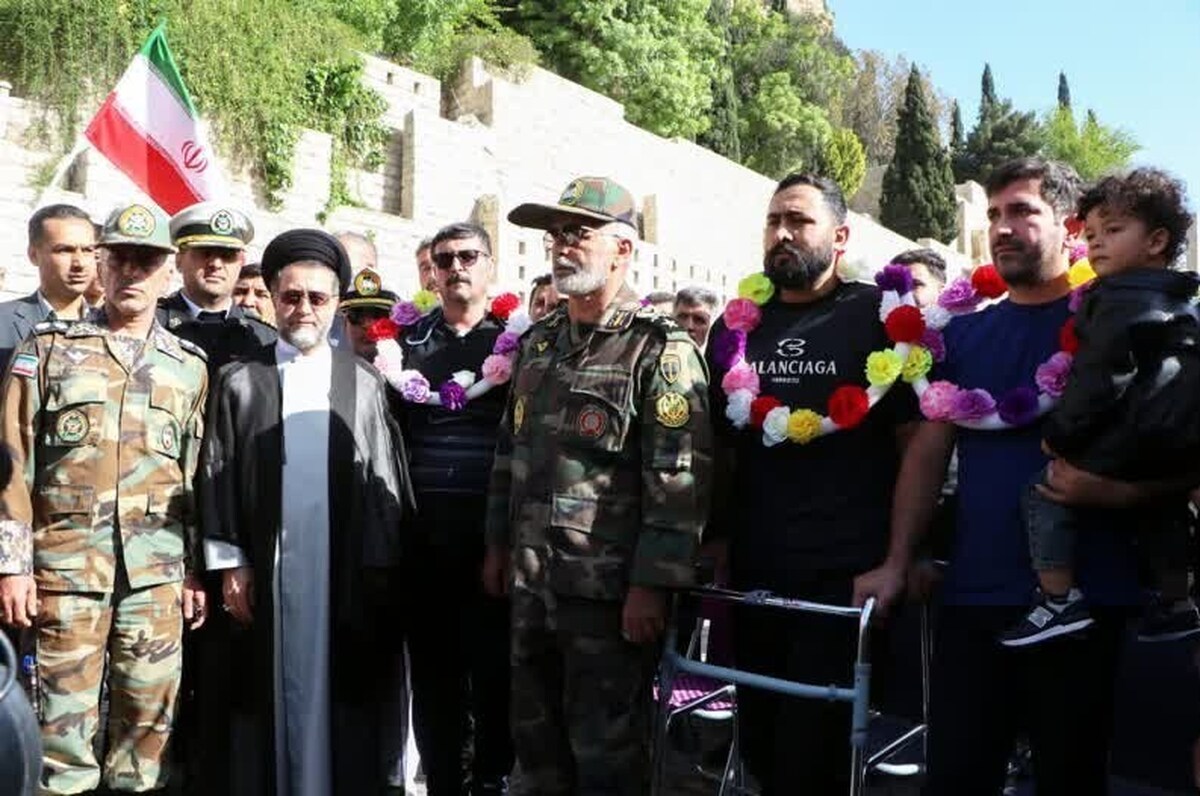 استقبال از جانبازان دریادل ناوچه دنا در شیراز