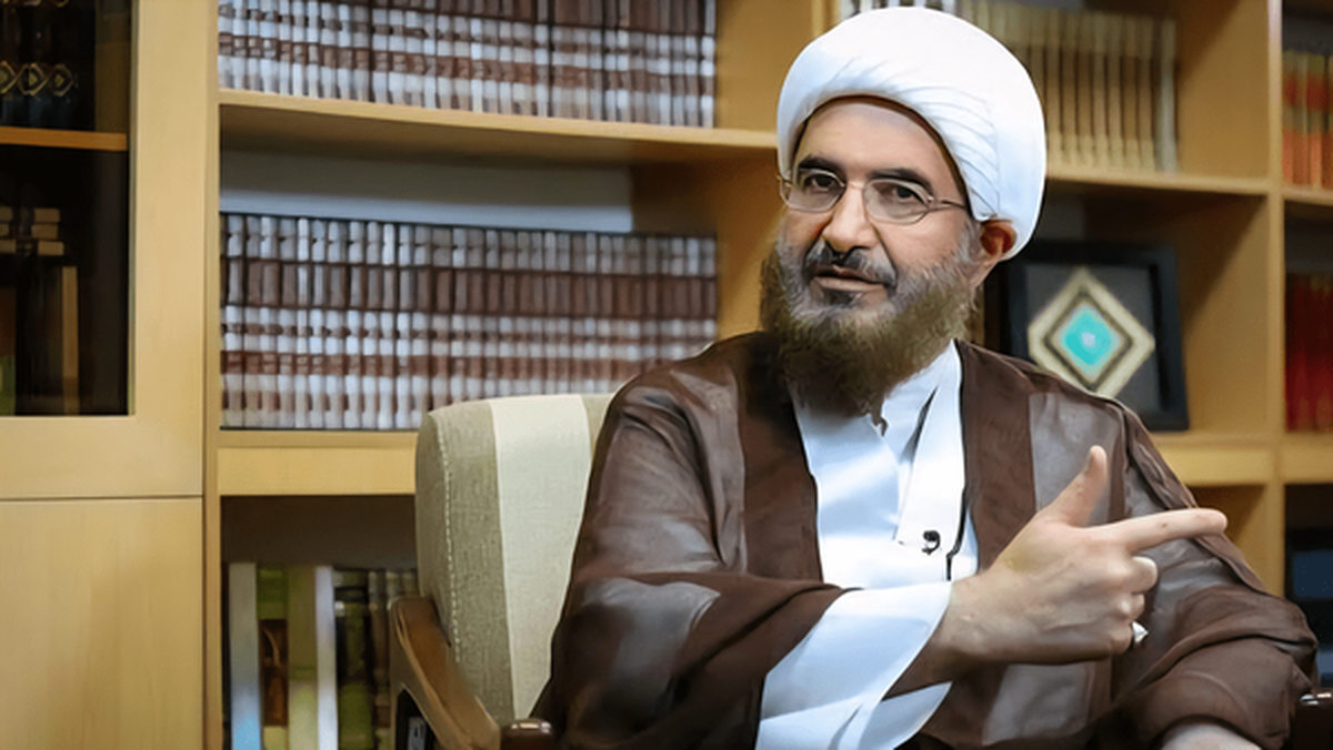 نمازهای جمعه باید به ستادهای پشتیبانی از جنگ تبدیل شوند