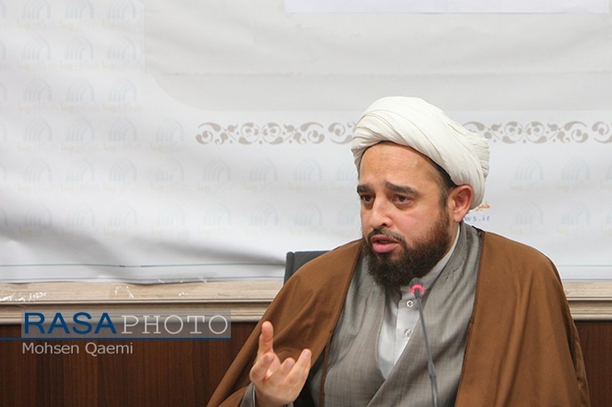 مقاومت و شجاعت در میدان، شرط پیروزی انقلاب اسلامی است