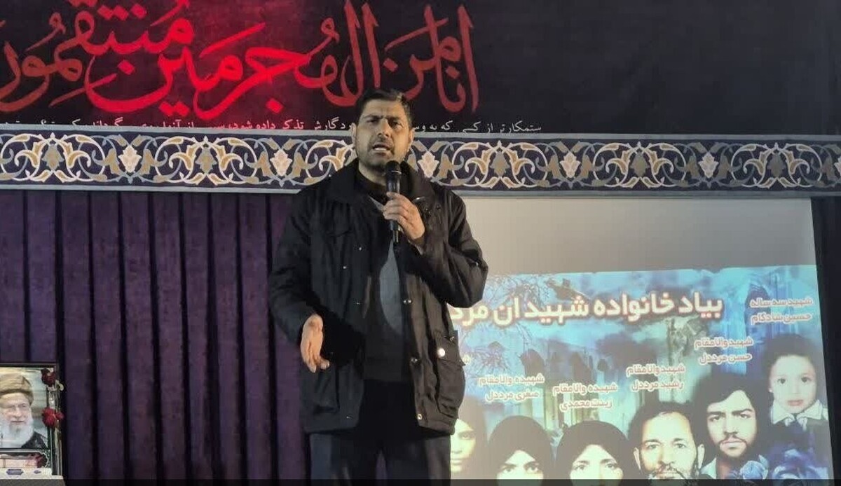 اقوام و مذاهب ایرانی مانند یک مشت واحد در مقابل دشمنان ایستاده‌اند