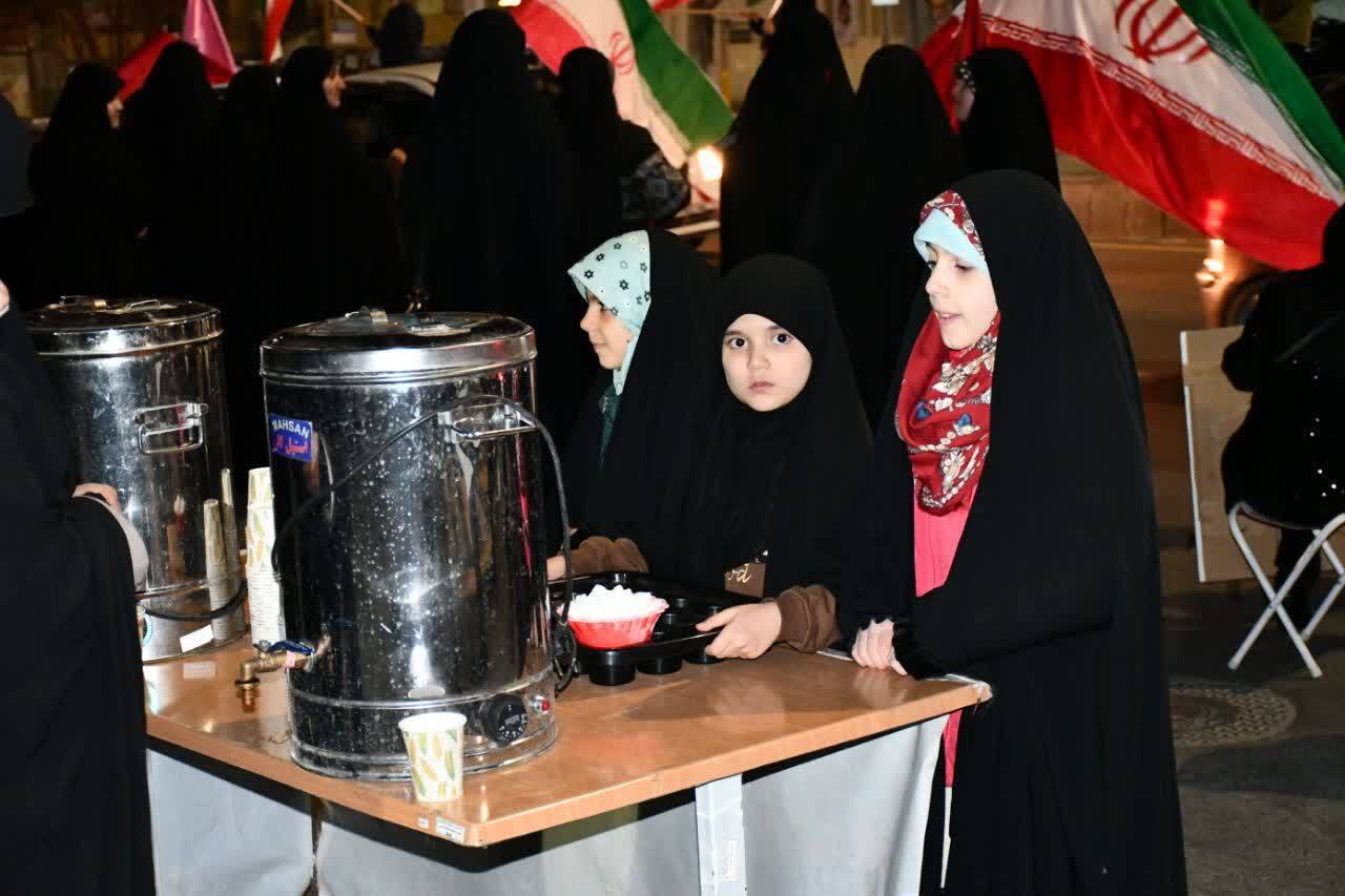 برپایی موکب حوزه علمیه خواهران آذربایجان شرقی در سه‌راهی گلگشت