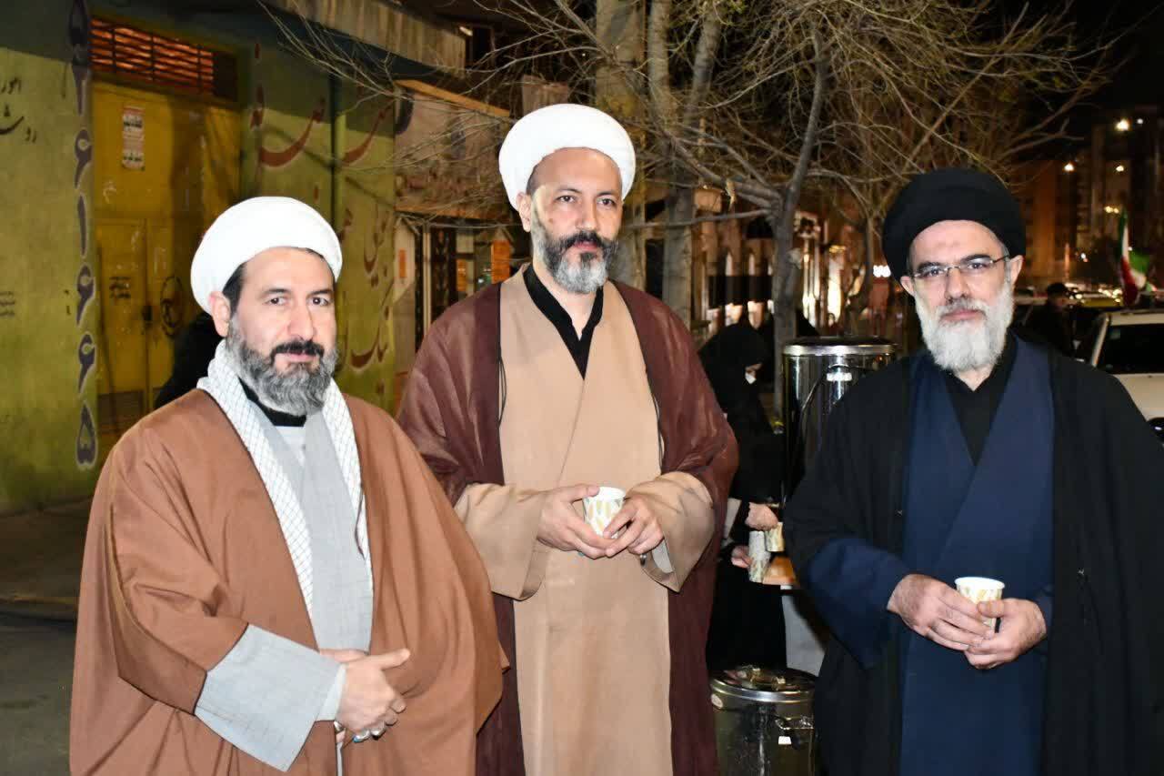 برپایی موکب حوزه علمیه خواهران آذربایجان شرقی در سه‌راهی گلگشت