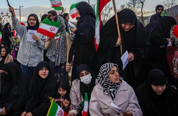 گردهمایی بزرگ مادران و کودکان شیرازی در حمایت از مدافعان وطن گردهمایی بزرگ مادران و کودکان شیرازی در حمایت از مدافعان وطن