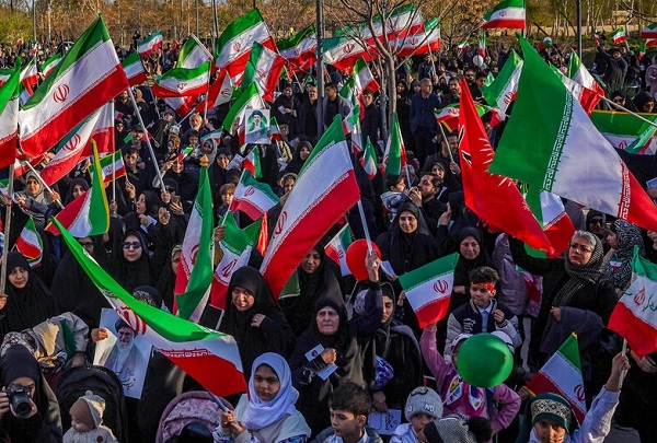 گردهمایی بزرگ مادران و کودکان شیرازی در حمایت از مدافعان وطن گردهمایی بزرگ مادران و کودکان شیرازی در حمایت از مدافعان وطن