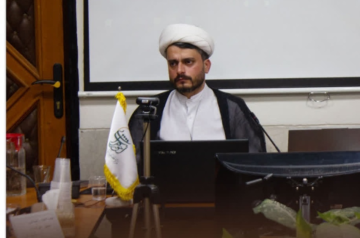 دفاعی فایده‌گرایانه از نادرستیِ اخلاقی پوشش و رفتار محرّک جنسی در مکان عمومی