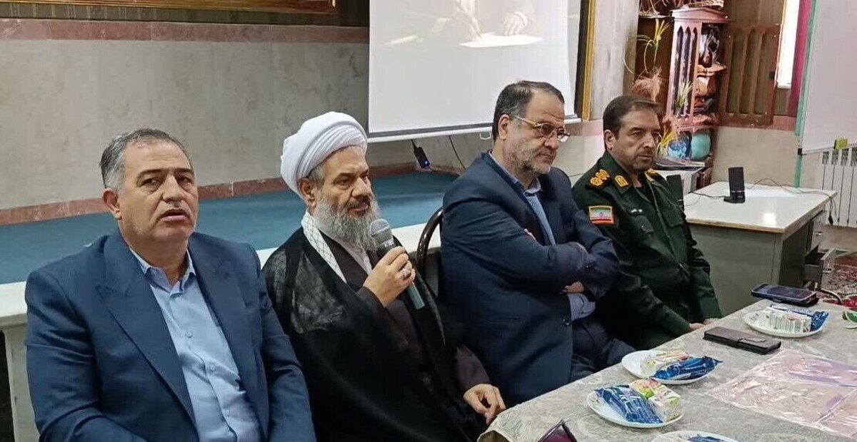 معلمان در خط مقدم مقابله با جنگ فرهنگی قرار دارند
