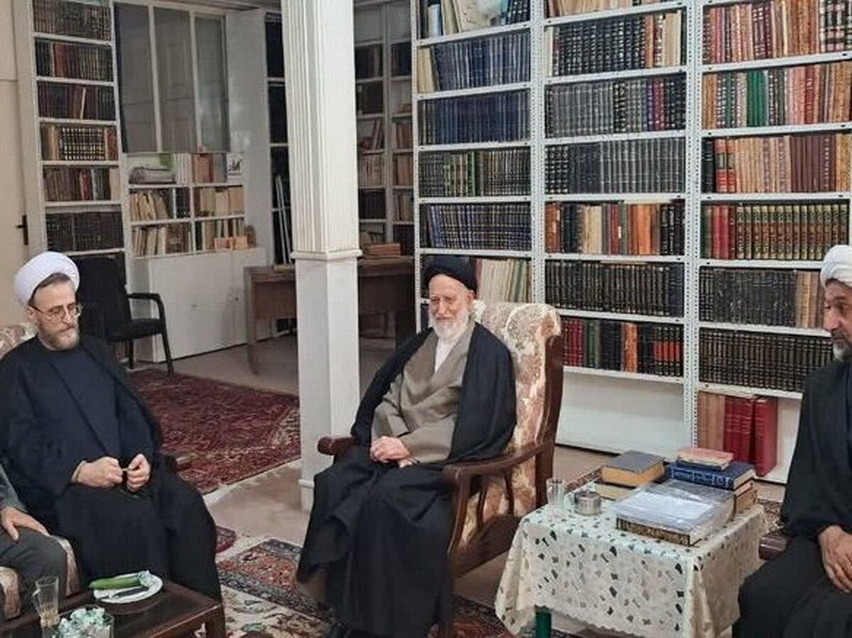 دیدار نمایندگان آیت‌الله اعرافی با استاد نبوی