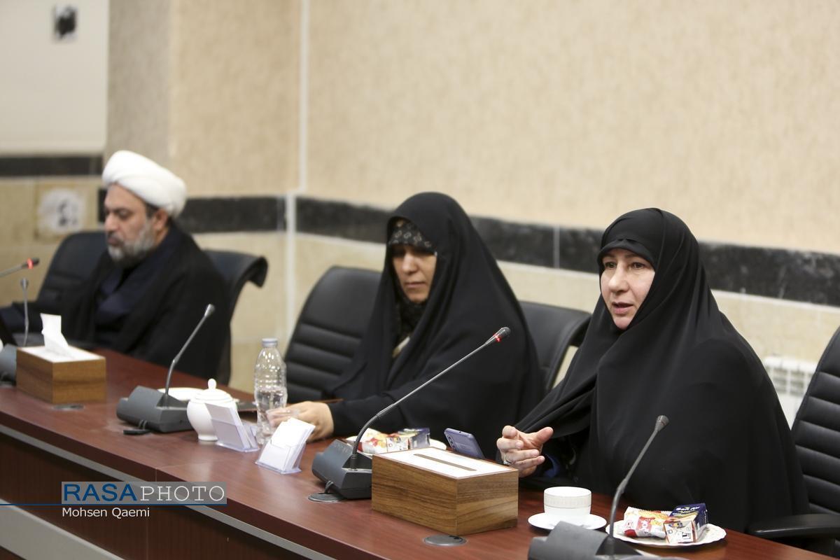 بحران جمعیت نتیجه فردگرایی و گریز از خانواده است / خانواده فطری بستر تمدن‌سازی اسلامی