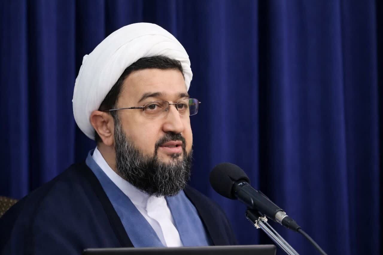 در نگاه امام شهید امتداد توحید در عرصه اجتماعی باید با فلسفه انجام گیرد در نگاه امام شهید امتداد توحید در عرصه اجتماعی باید با فلسفه انجام گیرد