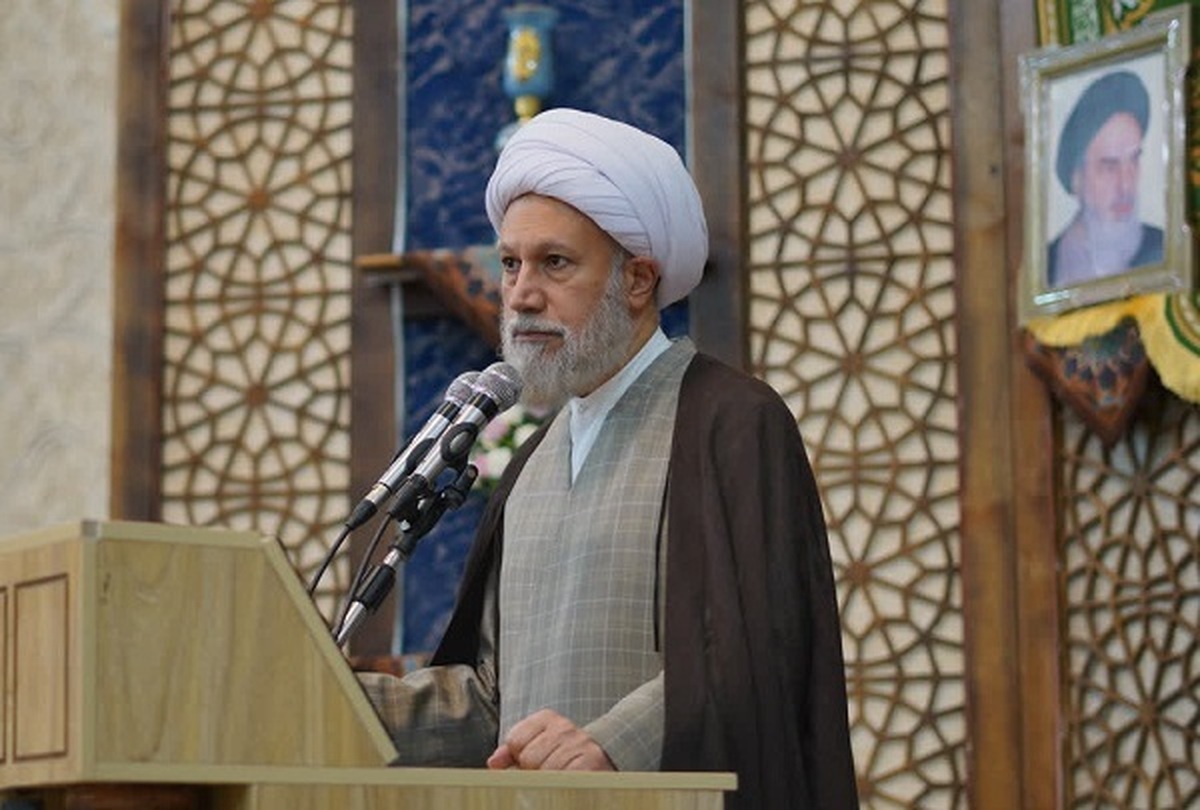 پاسداران نماد مجاهدت و ایثار برای کشور هستد