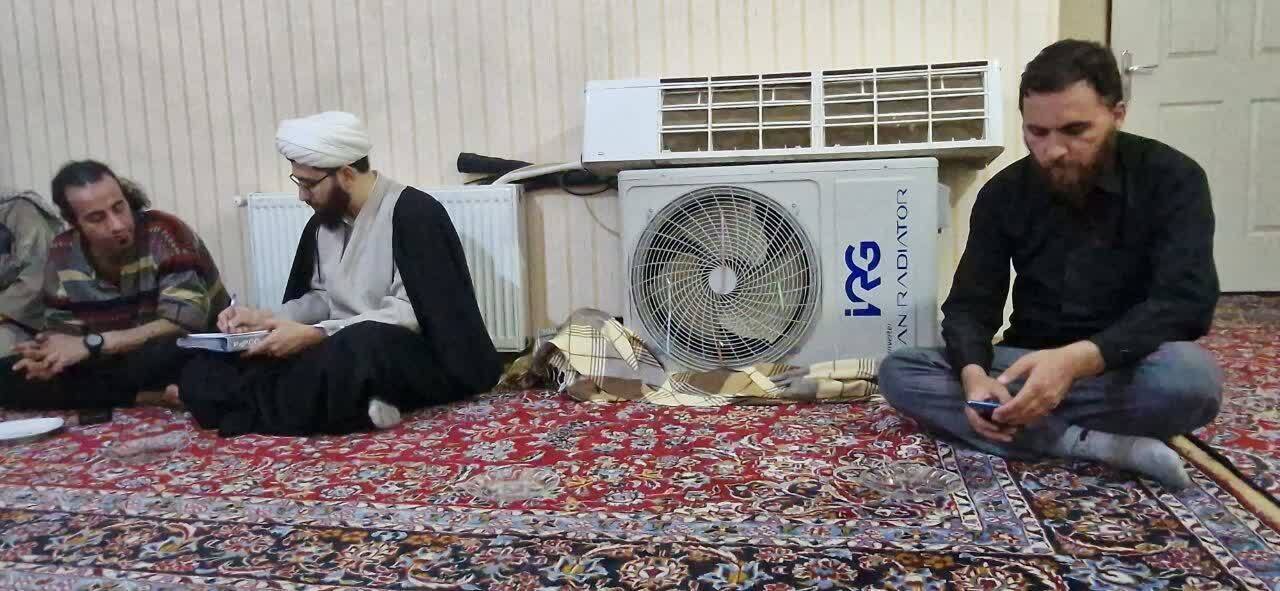 حمایت مدرسه علمیه خواهران صادقیه تبریز از خانواده آسیبدیده «جنگ رمضان»+ تصاویر حمایت مدرسه علمیه خواهران صادقیه تبریز از خانواده آسیبدیده «جنگ رمضان»+ تصاویر