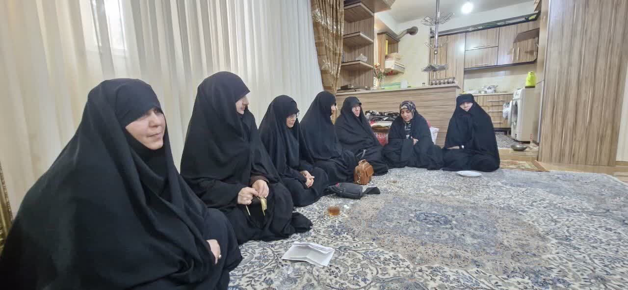 حمایت مدرسه علمیه خواهران صادقیه تبریز از خانواده آسیبدیده «جنگ رمضان»+ تصاویر حمایت مدرسه علمیه خواهران صادقیه تبریز از خانواده آسیبدیده «جنگ رمضان»+ تصاویر