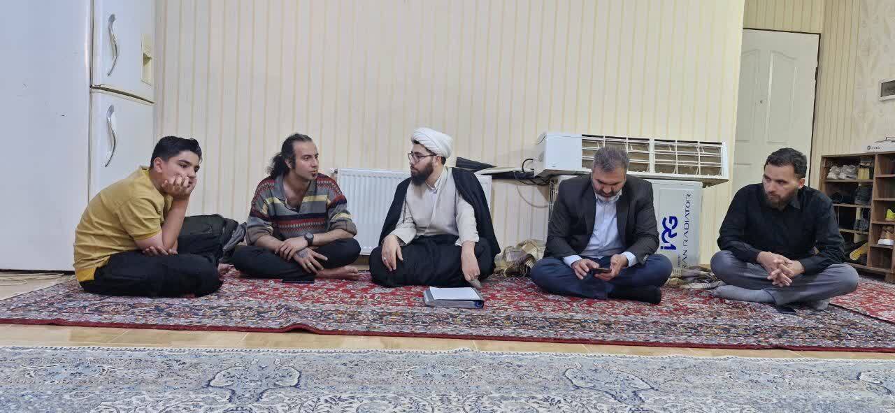 حمایت مدرسه علمیه خواهران صادقیه تبریز از خانواده آسیبدیده «جنگ رمضان»+ تصاویر حمایت مدرسه علمیه خواهران صادقیه تبریز از خانواده آسیبدیده «جنگ رمضان»+ تصاویر
