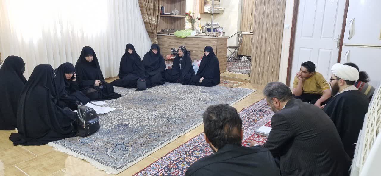 حمایت مدرسه علمیه خواهران صادقیه تبریز از خانواده آسیبدیده «جنگ رمضان»+ تصاویر حمایت مدرسه علمیه خواهران صادقیه تبریز از خانواده آسیبدیده «جنگ رمضان»+ تصاویر