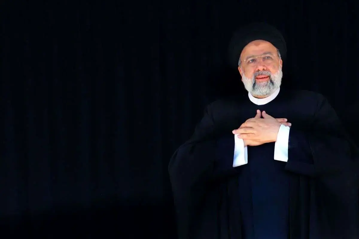 بیعت خانواده و یاران شهید رئیسی در پاسخ به پیام رهبر انقلاب
