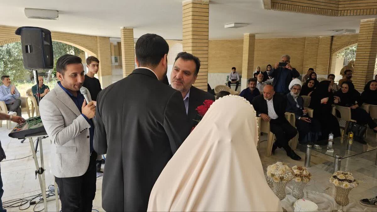 برگزاری آیین نمادین ازدواج آسان ویژه زوج دانشجوی مددجو در کاشان