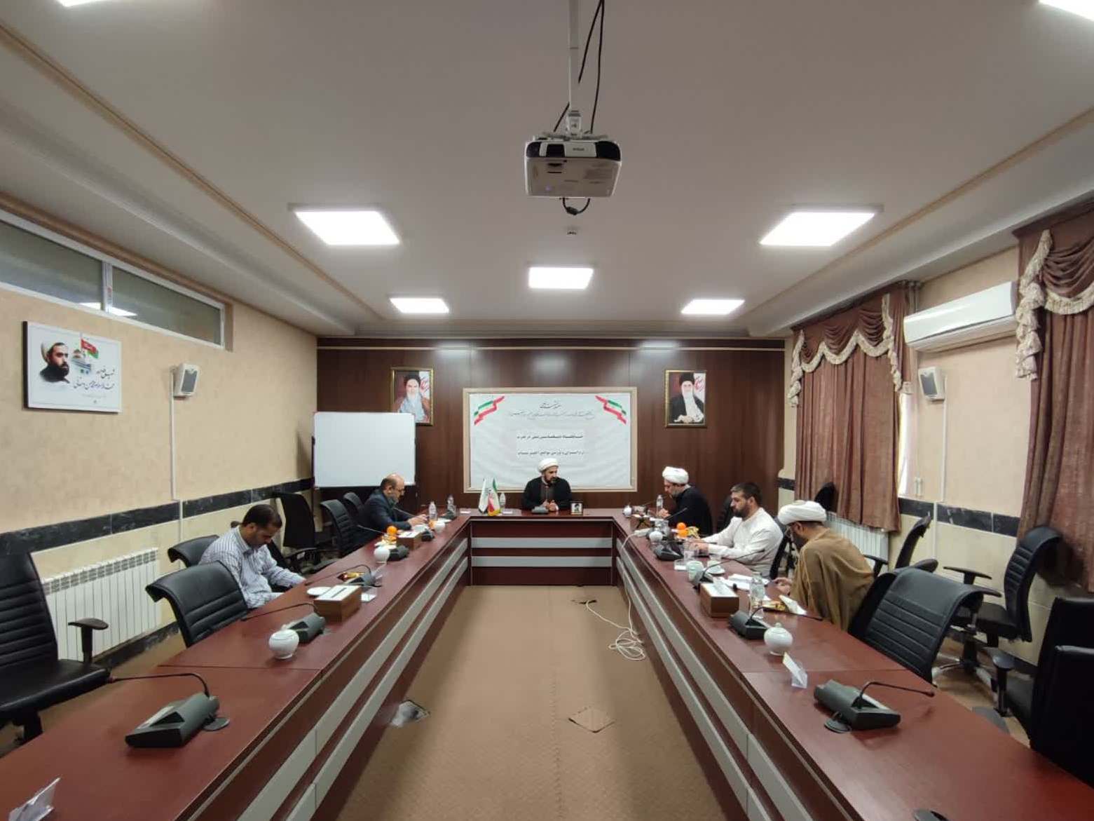 نشست علمی «جایگاه دیپلماسی دینی در قدرت نرم ایران و بررسی مواضع اخیر پاپ» برگزار شد