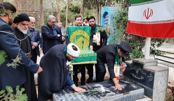 کاروان زیر سایه خورشید به نطنز شهر اولیا الله رسید