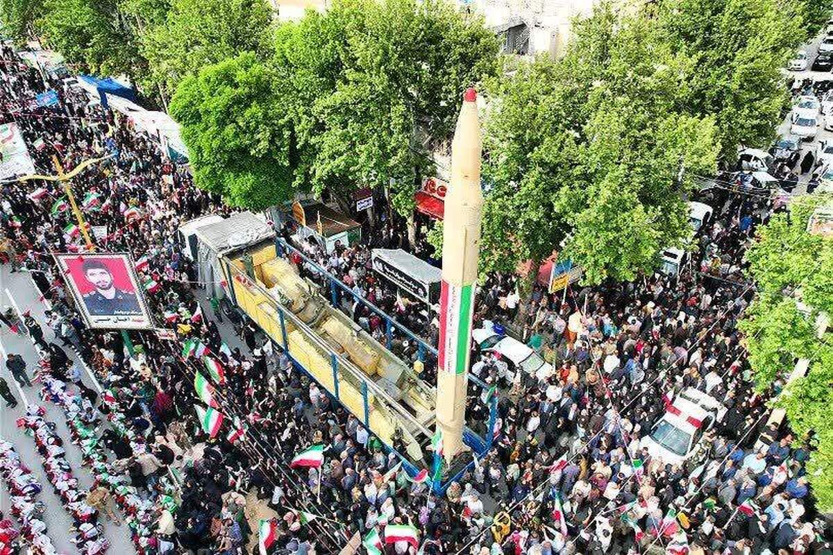 حضور میدانی مردم در خیابان‌ها از عوامل پیروزی جنگ تحمیلی سوم است 

 
